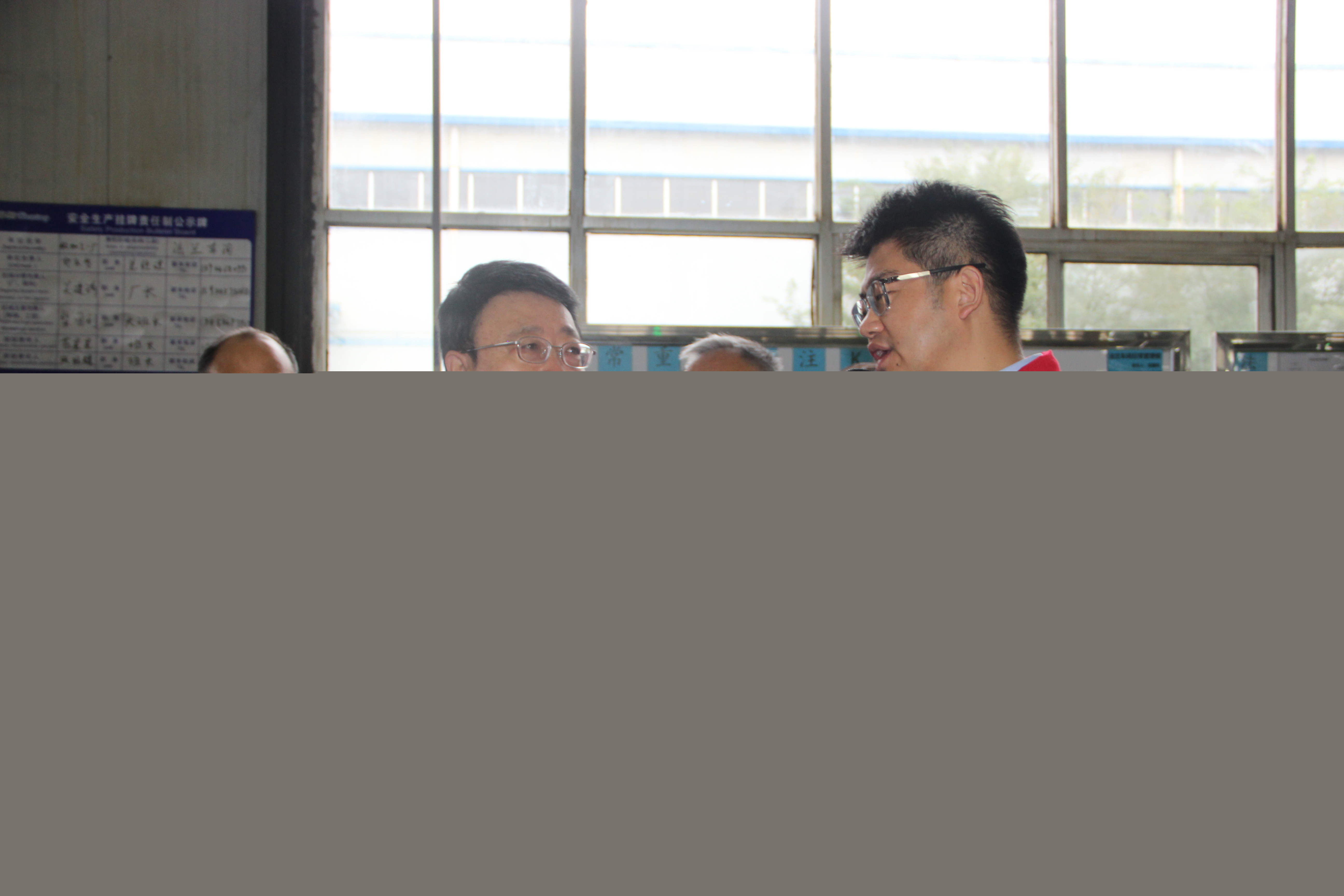 山西省政協(xié)主席李佳一行蒞臨華翔調(diào)研