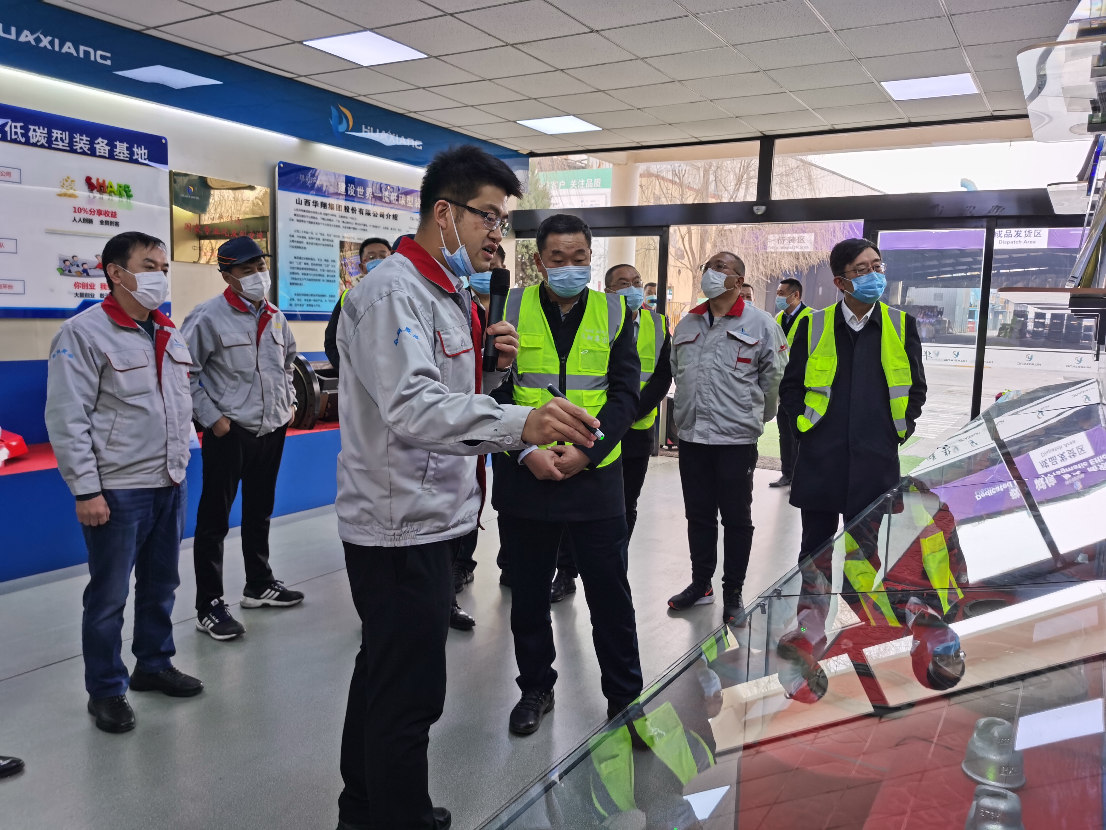 臨汾開(kāi)發(fā)區(qū)黨工委書(shū)記、管委會(huì)主任元福明一行蒞臨我司調(diào)研